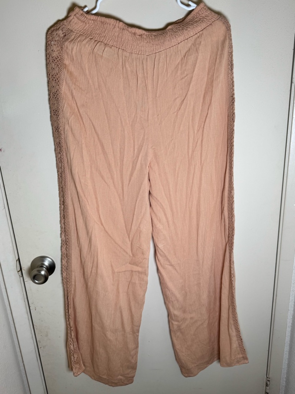 Salty Lemon Nude Boho Lounge Pants Smocked Waist Wide Leg NWT M - Picture 5 of 8